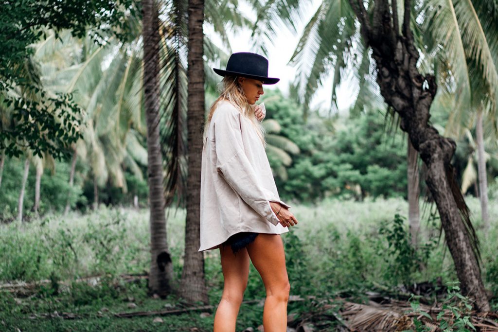 beautiful-girl-in-tropical-forest